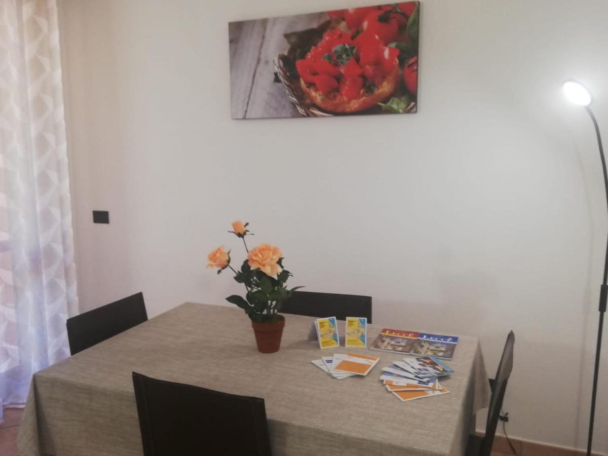 Rosahouse Apartamento Lecce Exterior foto