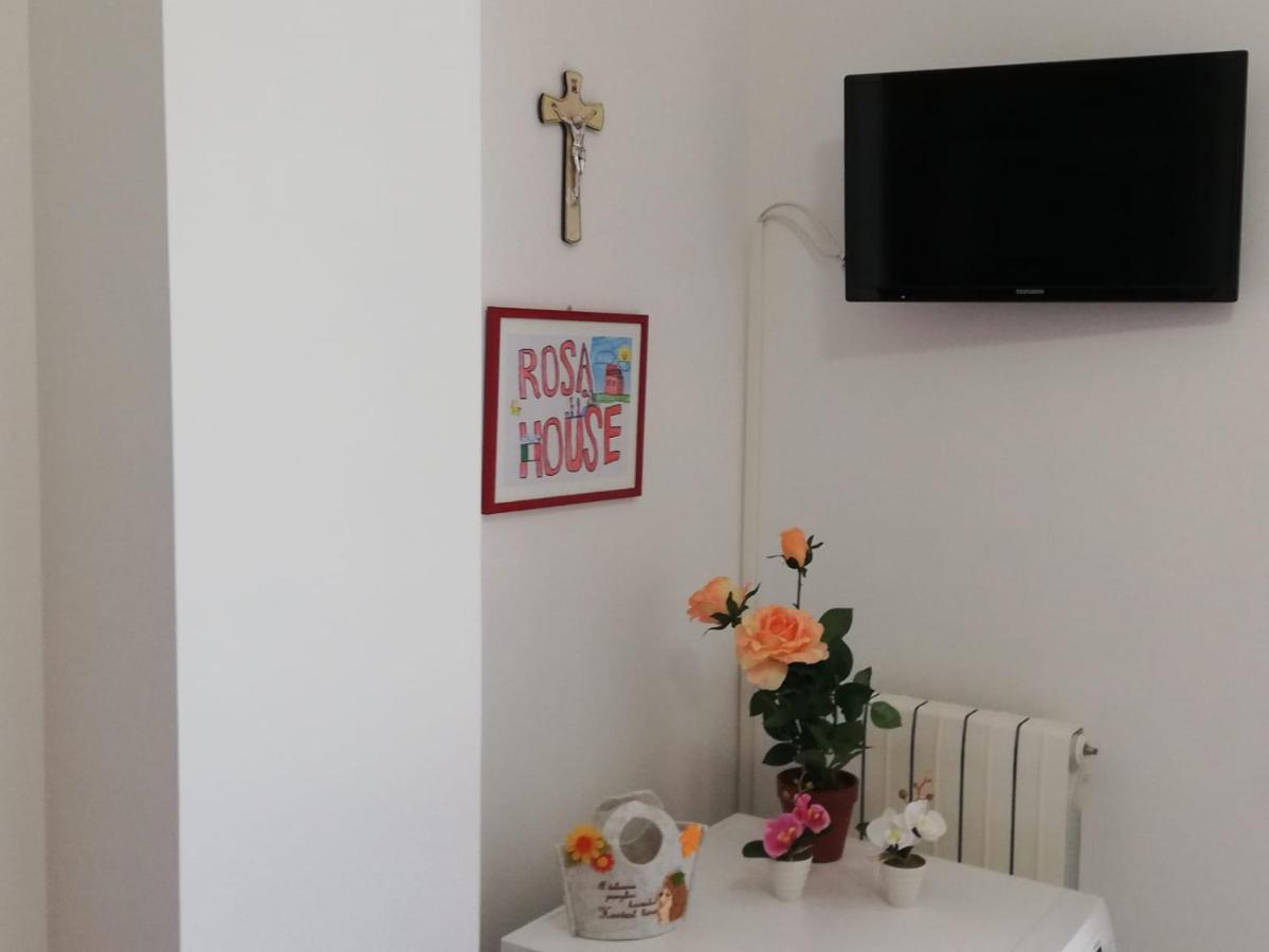 Rosahouse Apartamento Lecce Exterior foto